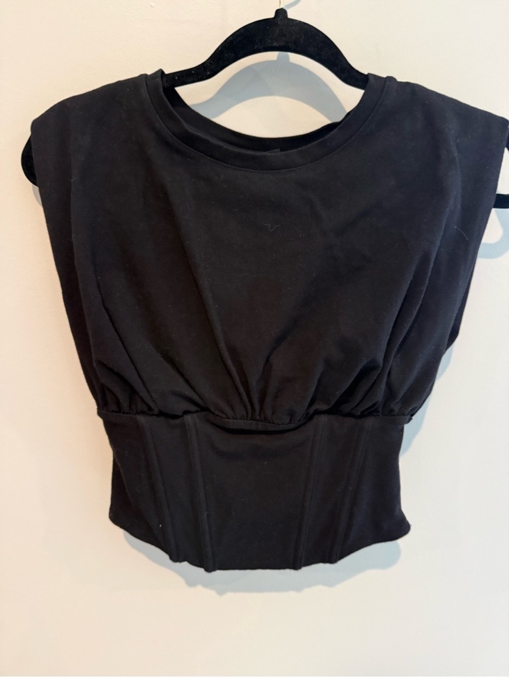 Good American Sleeveless Corset Top in Black001 - Picture 3 of 7